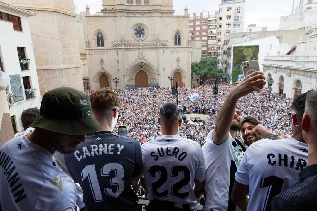 Bon dia ⚪️⚫️🍺 @cdcastellon ⬆️