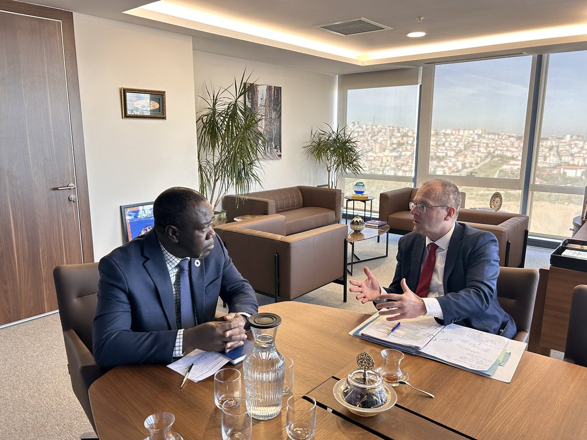 WHO is committed to #OneUN & working with the @UN family to ensure #HealthForAll, esp. the most vulnerable. I reaffirmed this during my meeting with @AhonsiBA, @UN Resident Coordinator in Türkiye 🇹🇷. We also explored ways to support our teams & tackle shared challenges together.
