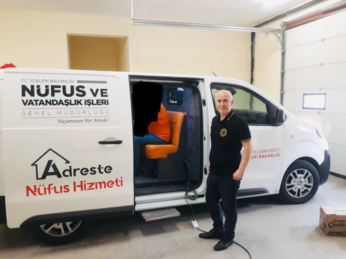 Mobil Hizmet Aracı ile Kahramanmaraş Türkoğlu 2 Nolu L Tipi Kapalı Ceza İnfaz Kurumundaki  88 vatandaşımızın kimlik kartı müracaatı alınmıştır.🚐💼

#HayatınızınHerAnında 
<a href="/AliYerlikaya/">Ali Yerlikaya</a> 
<a href="/itasyapan/">İbrahim Taşyapan</a>
<a href="/TCNufus/">Nüfus ve Vatandaşlık İşleri Genel Müdürlüğü</a> 
<a href="/mukerrem_unluer/">Mükerrem Ünlüer</a> 
<a href="/TCkahramanmaras/">Kahramanmaraş Valiliği</a> 
<a href="/sevgulzengin_/">Sevgül Zengin</a>