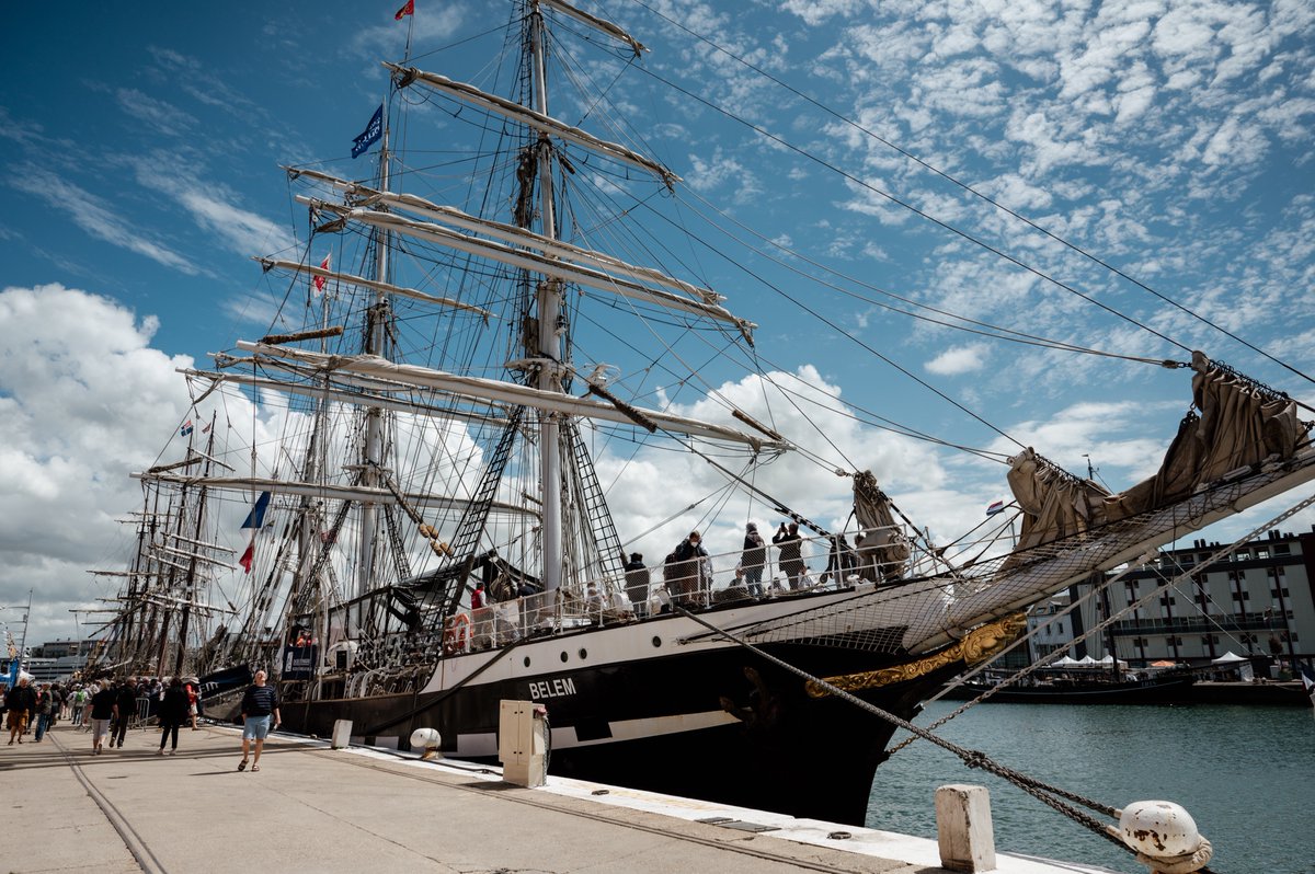 The 'Fécamp Grand'Escale' maritime festival kicks off tomorrow! This event brings together tens of sailing ships, yachts and steamboats at the heart of the Alabaster Coast ⚓️ 📷: Marie-Anaïs Thierry / Normandy Tourism