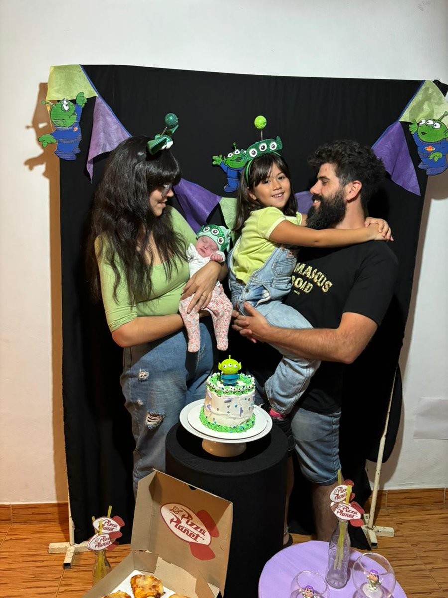 29 amor 💚 

Todo lo que está bien en una foto