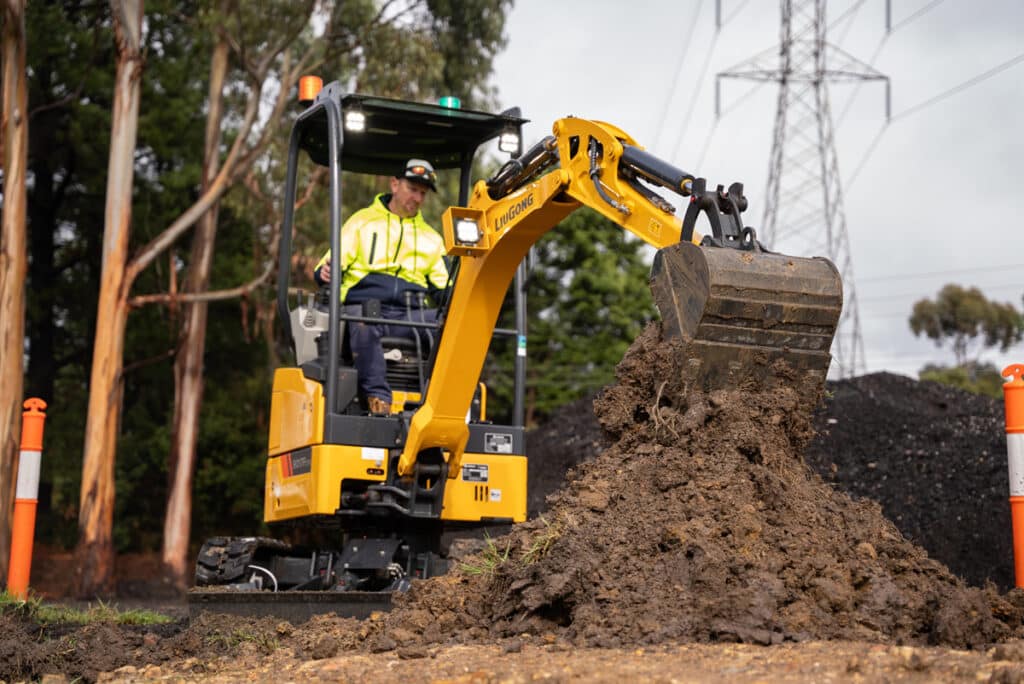 LiuGong is Australia’s No. 1 wheel-loader brand and rates in the top five machinery manufacturers globally for units sold. Landscape Contractor magazine was very keen to get hands-on with a 9017F ZTS to see what made the brand so popular! 👉🏻 loom.ly/2akJVpM