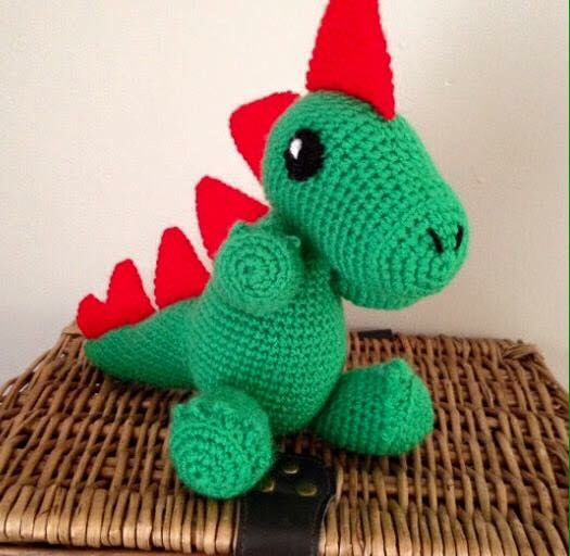 Get your own handmade dragon! Great gift idea 😊 bitzas.etsy.com/listing/226181… #firsttmaster #MHHSBD