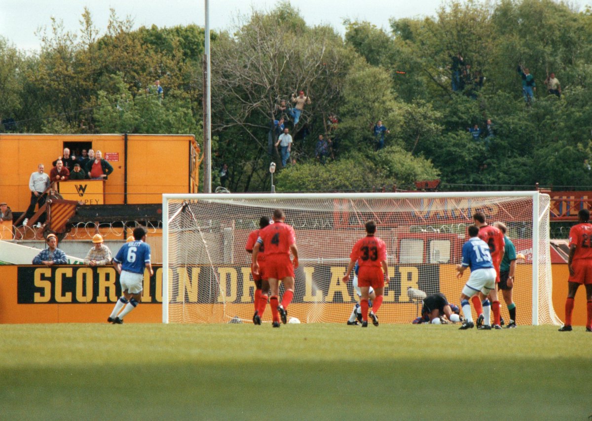 The Great Escape: Everton v Wimbledon On This Day 1994 Featuring John Ebbrell, Anders Limpar, Graham Stuart and Barry Horne Read More Here: shorturl.at/vwO08