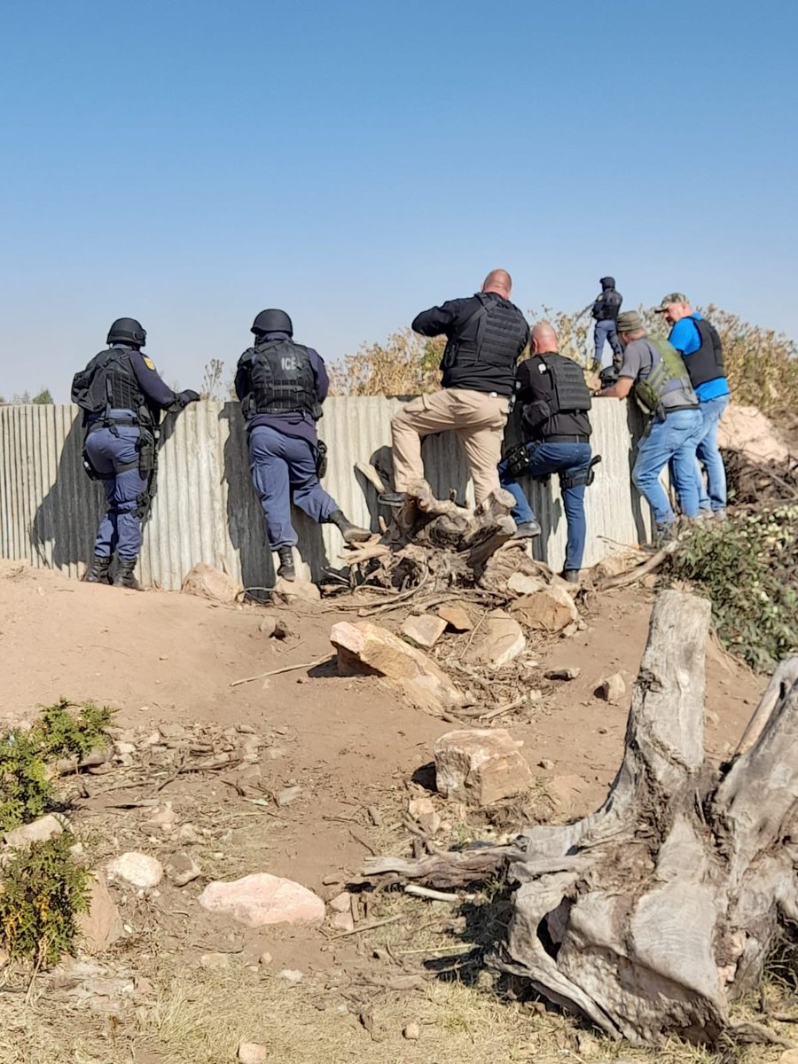 An illegal mining kingpin has been shot&killed during an SAPS operation in Soweto.The Lesotho National was linked to 29 illegal mining related murders reported in GP.Through OPERATION VALA UMGODI 4774 suspects have been arrested.R32 mill worth of uncut diamonds have been seized.
