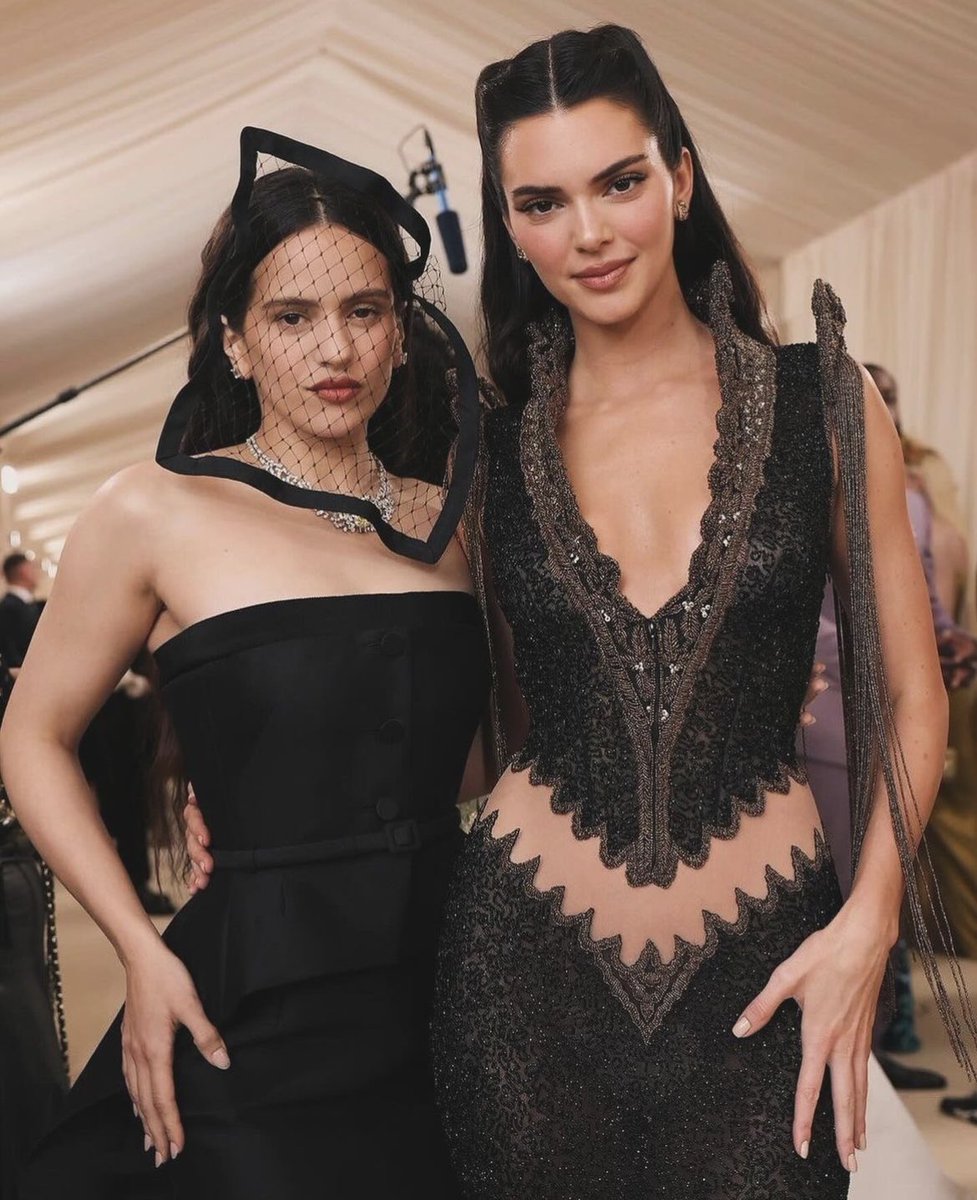 When you were both born with the same taste in music #MetGala