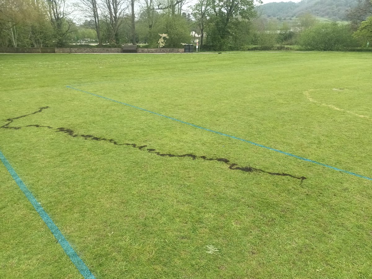 The croquet lawns at our #Bakewell Park have been vandalised for 2nd time in recent days. It's been reported to police & if anyone has any information please contact local police on 101 or independent charity #Crimestoppers anonymously on 0800 555 111. #Respect our parks.