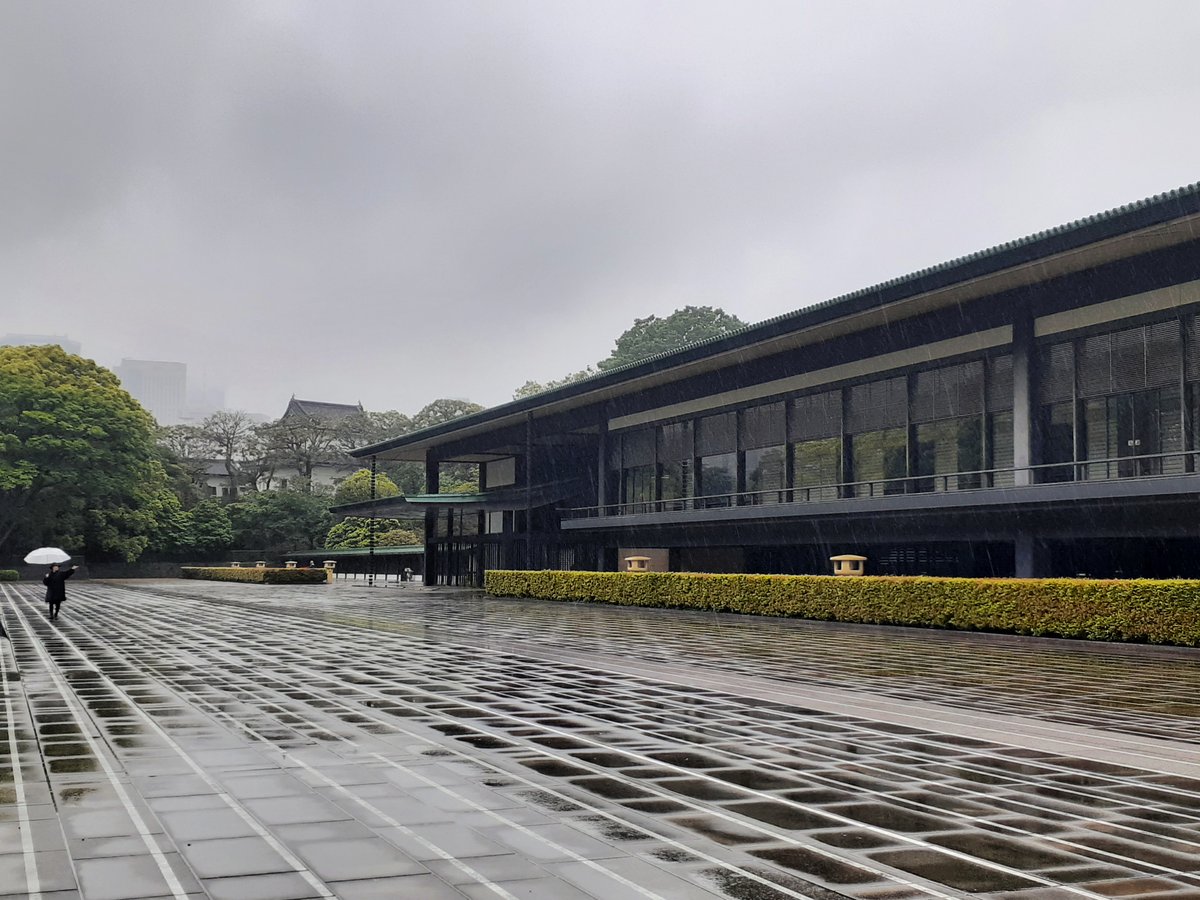 @DailyPicTheme2 Touring the Imperial Palace grounds this afternoon in the rain #Unforgettable #DailyPictureTheme #Tokyo