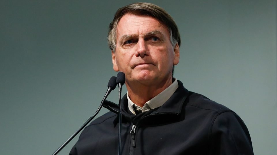 O CAUSADOR DE ESPASMOS

@jairbolsonaro chegou a um nível tão elevado de heroísmo como embaixador do patriotismo e da liberdade na sua mais ampla e responsável essência, que o simples fato dele respirar causa cólicas umbilicais, proctalgia fugaz, e sindrome do levantador em…