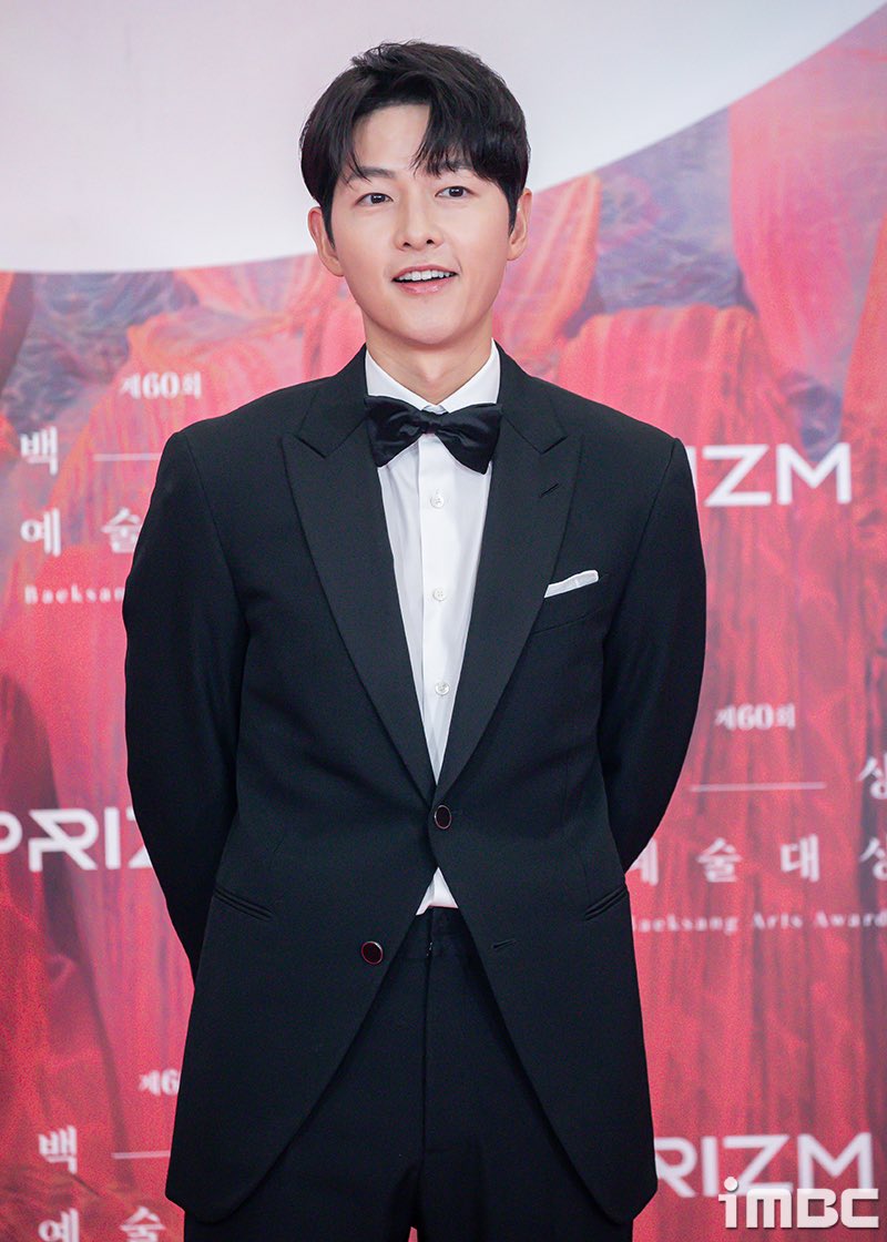 📸 Song Joong Ki at the red carpet of the 60th Baeksang Arts Awards today 🌟

#BaeksangArtsAwards2024