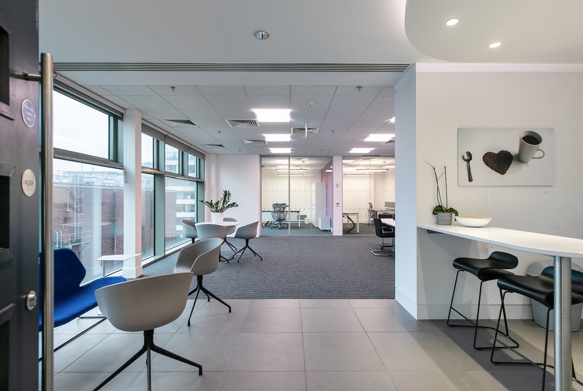 Victoria House, Belfast 📍 Multiple Floors, Available Immediately ✅ - Excellent city centre location with a full range of amenities nearby - Fully fitted Grade A office accommodation from 5,775 sq ft - Refurbished lobby - Flexible lease terms See more: bit.ly/VictoriaHouseB…