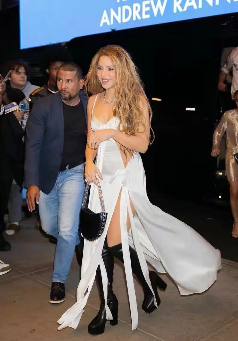 Shak looking like me on my way to bed 😮‍💨

She looks so radiant.