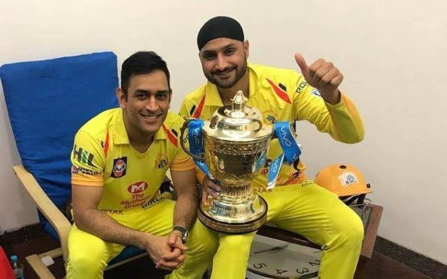 MS Dhoni is not perfect, he made one mistake, one big mistake. He let this snake @harbhajan_singh touch the IPL Trophy in the yellow Jersey.