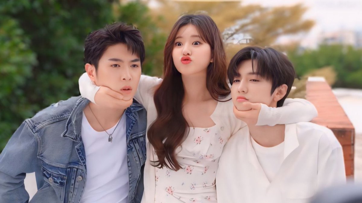 My favourite trio, best siblings and best couple.

#ZhaoLusi #ChenZheyuan #HiddenLove