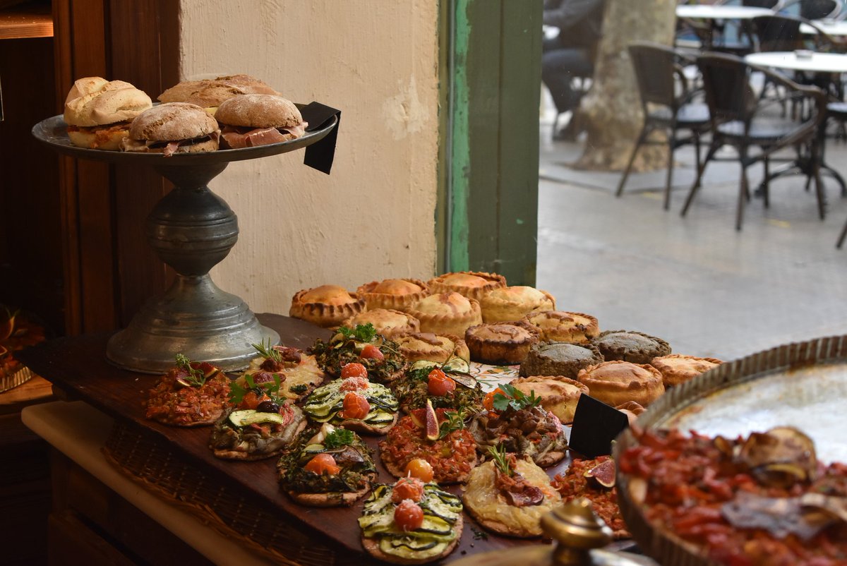 Palma tiene mucho por descubrir, pero cuando necesites parar un momento y reponer fuerzas, no dudes en probar nuestra deliciosa gastronomía 😋😍

#VISITPALMA