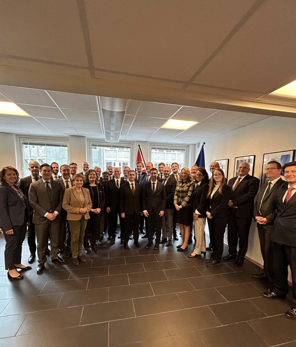 Mārtiņš Klīve (@klive_m) on Twitter photo Historical first state visit of President of Moldova 🇲🇩 Maia Sandu <a href="/sandumaiamd/">Maia Sandu</a> to Norway 🇳🇴
Good discussion of #EU and #G7 ambassadors in Oslo with Foreign Minister
<a href="/MihaiPopsoi/">Mihai Popșoi</a>
Latvia 🇱🇻 and EU 🇪🇺 will continue support #Moldova and #Ukraine
#TogetherForPeaceAndResilience Historical first state visit of President of Moldova 🇲🇩 Maia Sandu <a href="/sandumaiamd/">Maia Sandu</a> to Norway 🇳🇴
Good discussion of #EU and #G7 ambassadors in Oslo with Foreign Minister
<a href="/MihaiPopsoi/">Mihai Popșoi</a>
Latvia 🇱🇻 and EU 🇪🇺 will continue support #Moldova and #Ukraine
#TogetherForPeaceAndResilience