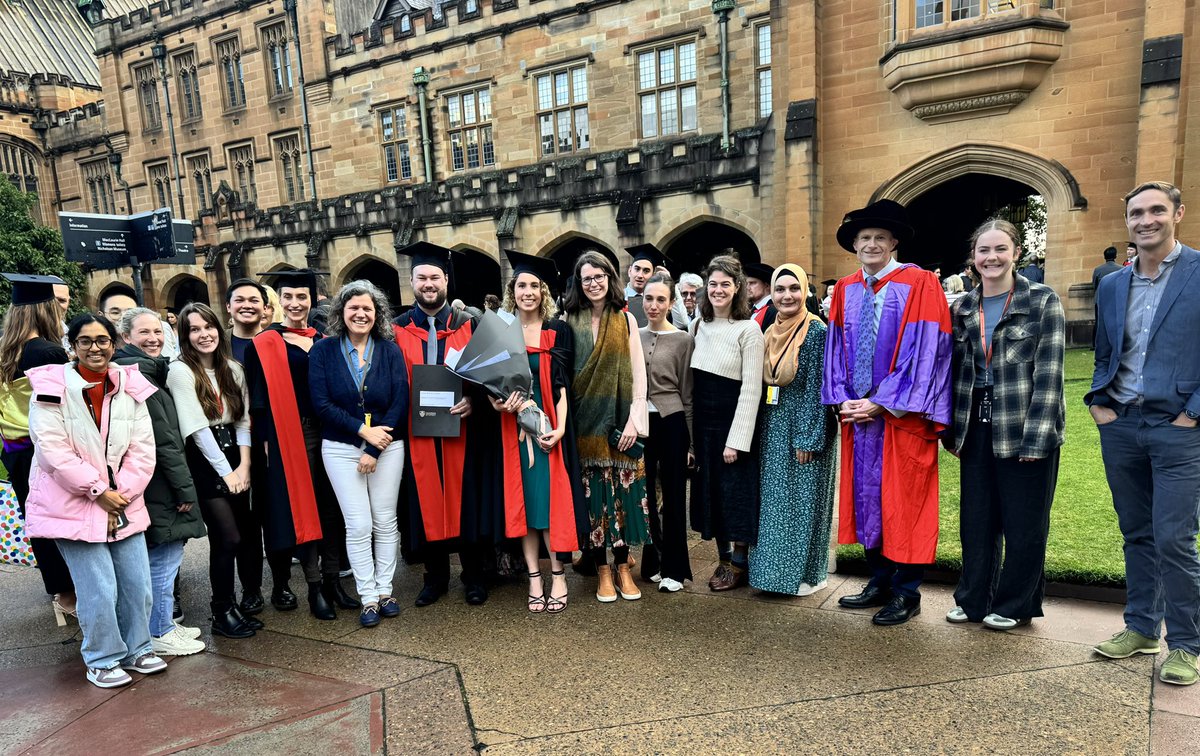 Proud day for MIA translational research team, led by @ProfGLongMIA & @ProfRScolyerMIA at @Sydney_Uni graduation of PhD students, now Dr Jordan Conway & Dr Rebecca Simpson. Both making their mark on melanoma research & science, helping move closer to our goal of zero deaths from…