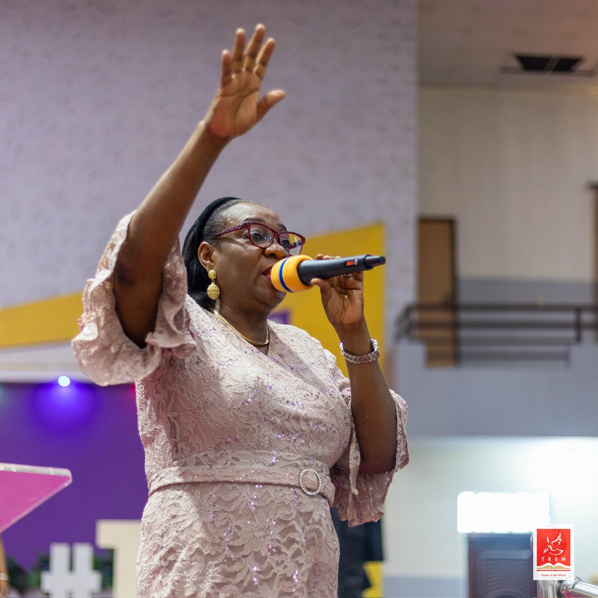 tremfestac's tweet photo. Everytime we #CelebrateJesus, we do it freely and unbridled because He first loved us
Enjoy some moments of our #SundayService π₯π₯π₯
#TREM #TREMFESTAC #GreatAndMightyThings #ManifestationsOfThisIsGod #iWillManifest #May
@festaconline @Jaatchybaby @doris8887 @SpiricocoNg https://t.co/OLY4DR5ytS