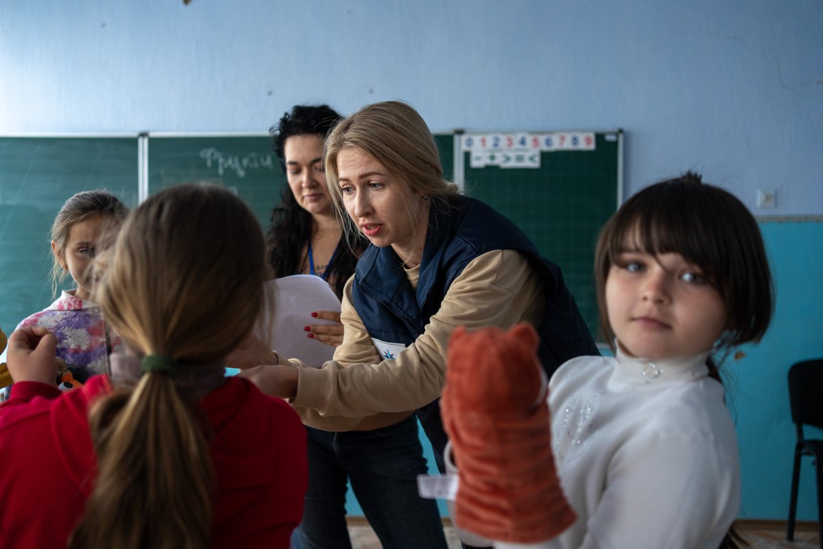'The school shifted online, kindergartens are closed, children are isolated and anxious. Our visits become vital,' says Victoria, a psychologist in @UNICEF supported mobile team. This time she held a session for children in half destroyed by shelling Kobzartsi, #Mykolaiv.