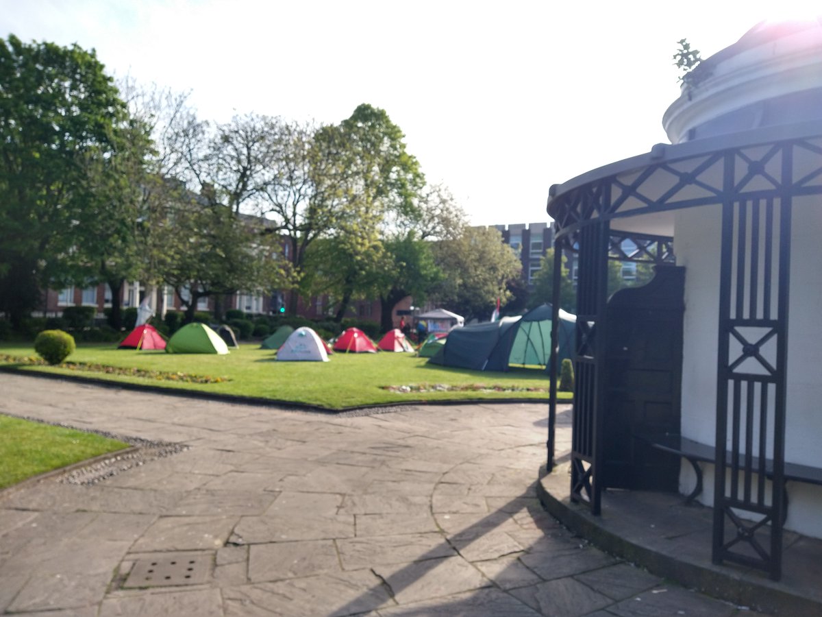 Abercromby Square as a site of protest and debate this morning, including students from @LivUniPol