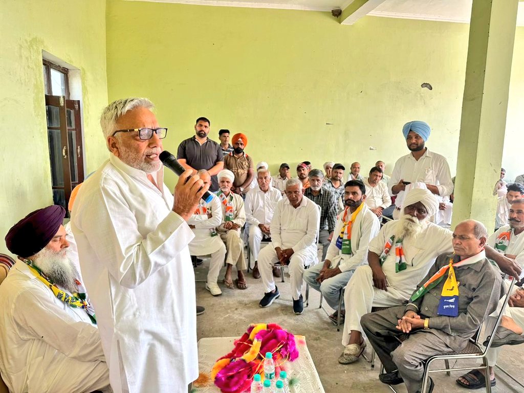 आज गांव नीमवाला, पिहोवा में कुरुक्षेत्र लोकसभा से इंडिया गठबंधन के उम्मीदवार श्री सुशील गुप्ता जी के लिए मीटिंग कर वोट की अपील की। #INDIAAlliance