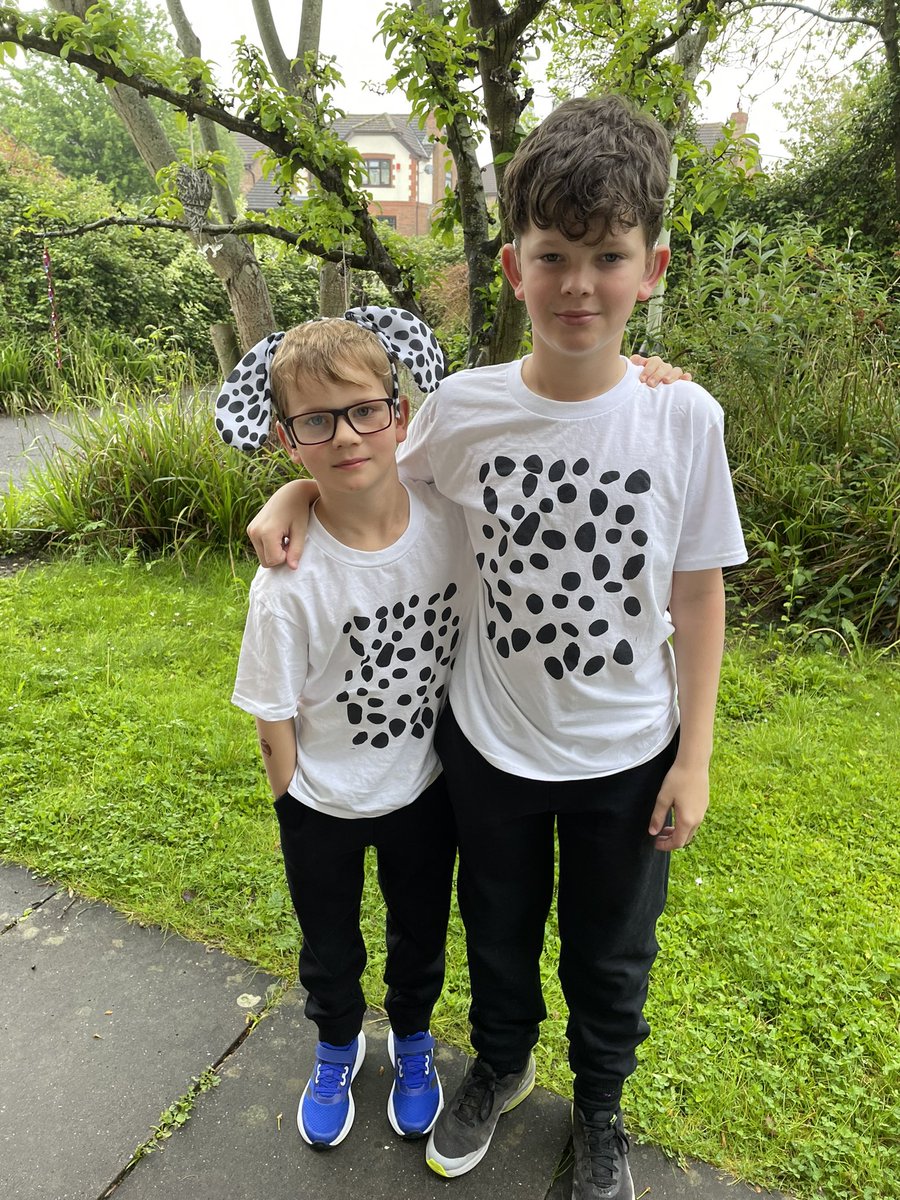 Dalmatian dress up day at their school today as part of #deafawarenessweek raising money for @glosdeaf ❤️👏🏻🦻🏼🐾🧏‍♀️ Wonderful feeling to see your fundraising idea and campaign become a reality 🥰 4 schools taking part this week ❤️🙏