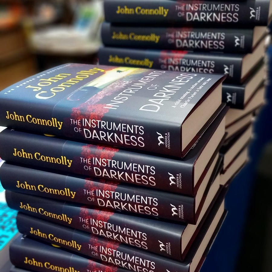 Happy Publication Day to @jconnollybooks and #TheInstrumentsOfDarkness! 'This one will leave readers breathless and shaken' Get your copy of the brilliant new Charlie Parker novel today in the US and UK! 🇬🇧rb.gy/z03ci6 🇺🇸rb.gy/ye1gfg