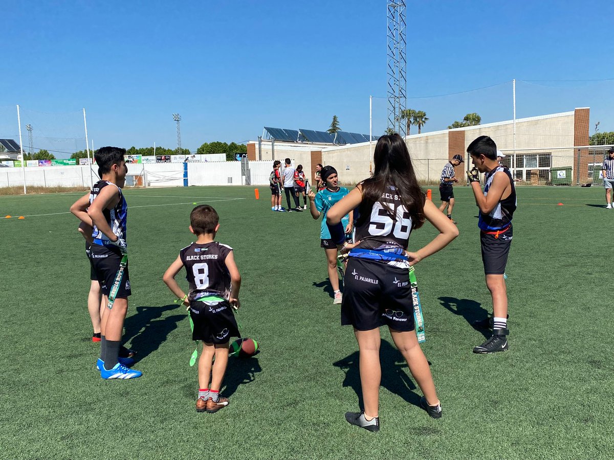 Vva_BlackStorks's tweet photo. 🔙🏃 ¡¡Volvieron las Ligas Villanovenses de #FlagFootball🏈!!

JORNADA 5️⃣

#BlueStorks🩵 6-6 #RedStorks❤️
MVP 🏅 #Adriana18 1 TD, 1 INT

#SilverStorks⚪️ 19-13 #GoldStorks🟡
MVP 🏅 #José30 2 TDs

📝 Resumen ⤵️
https://t.co/AQ450XTm8S

🧵👇 https://t.co/E1NjbWrqgH
