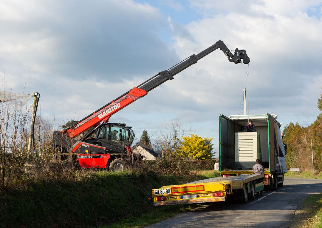 MawsleyUK's tweet photo. Elevate your construction game &amp; take your projects to new heights!

From compact loaders to rotating telehandlers, articulated boom lifts to construction telehandlers, Manitou has machines to meet your every day needs!🤩

What is your favourite Manitou machine?❤ https://t.co/E9HBvBxncp