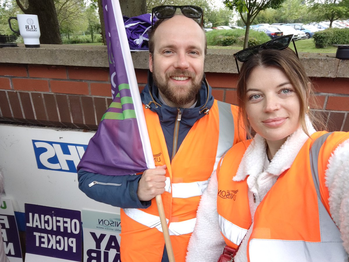 Just random Tuesdays in Leicester on picket line 💜