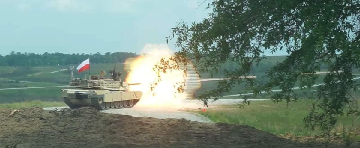 Polska załoga czołgu M1A1 Abrams z @1WBPanc walczyła w zawodach #SullivanCup. Uplasowała się w połowie stawki. ⚠️Nasi czolgości zostaną jednak zapamiętani na zawsze, gdyż w trakcie zadań ogniowych oddali klasyczny #doubleshot trafiając jednym pociskiem dwa cele.
