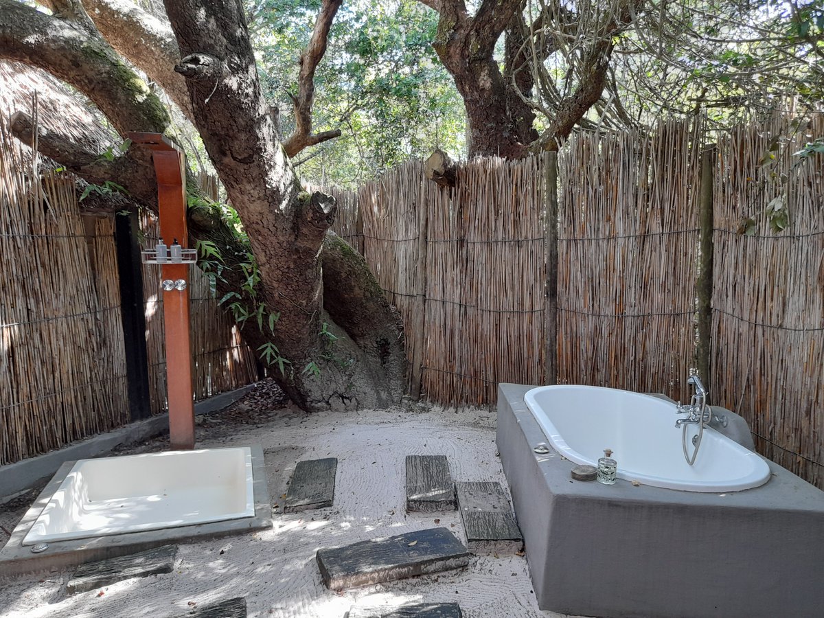 This is my type of bathroom. Outdoor sub tropical showering on the sand. Can you see yourself here? Simply stunning destinations & places to stay. Add them to your list & make a plan today, #TravelTuesday  
#Safari  #holidays  #Travel  #kwazulunatal  #SouthAfrica