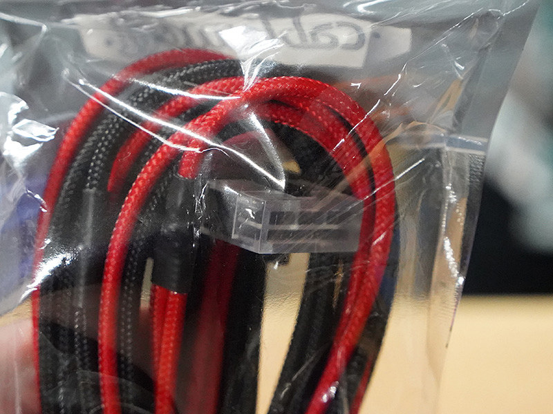 watch_akiba's tweet image. 更新：CableModのスリーブ装飾済みPCIe 8ピン×2 - 16ピン変換ケーブル、計8種類 akiba-pc.watch.impress.co.jp/docs/news/news… #自作PC #CableMod