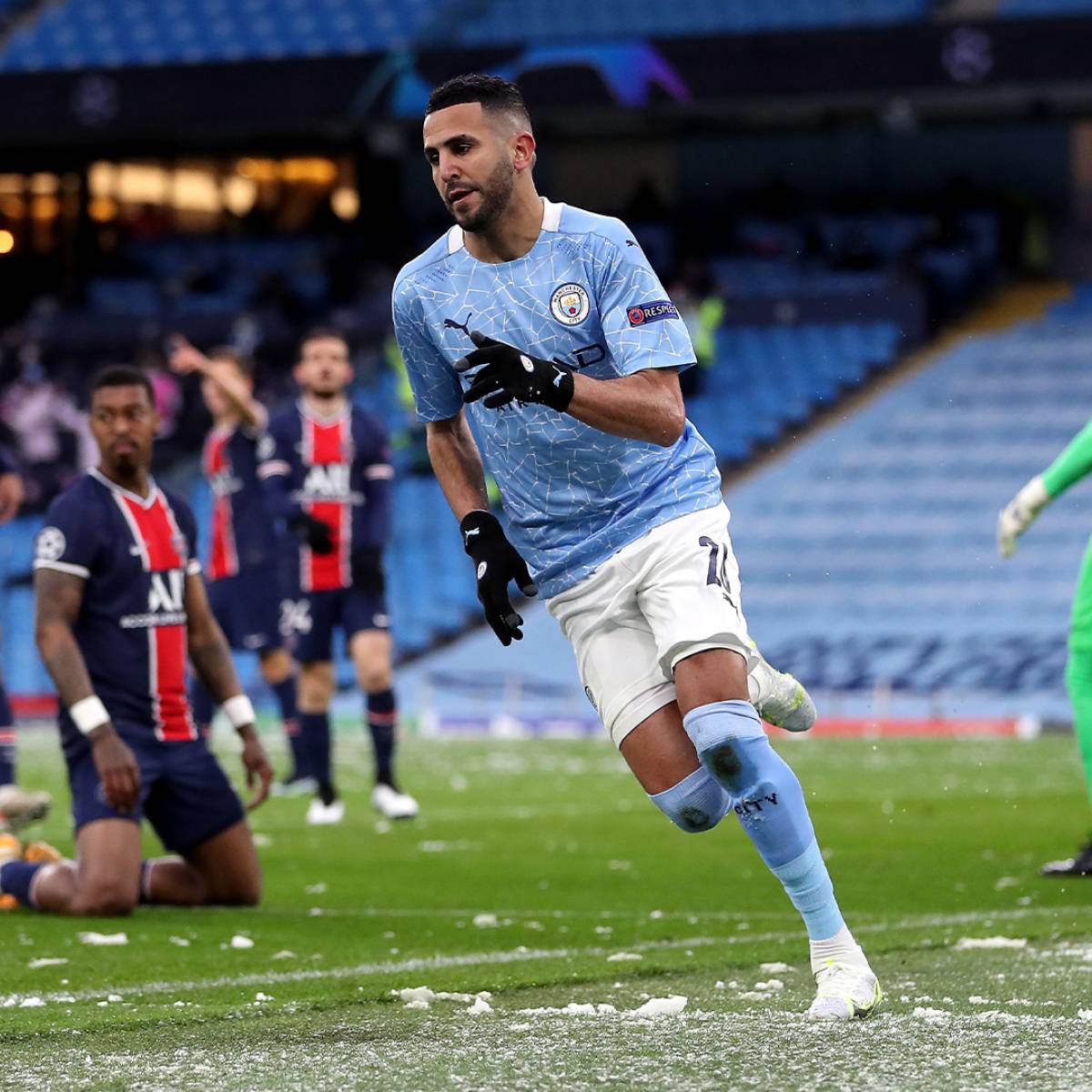 🎙️ Riyad Mahrez: 'Pep Guardiola really imbued us with this aggressiveness when losing the ball. To be a very, very high level player, you have to make this kind of effort. I don't defend very well, but I do it to help my teammates. At the very, very high level, if you don't…