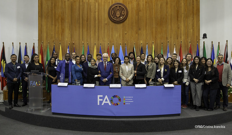Kicking off the #YLPfoodsystems workshop in Santiago de Chile! Supported by <a href="/BMZ_Bund/">Bundesentwicklungsministerium</a> and in partnership with <a href="/FAOAmericas/">FAO Américas</a>, we're uniting young leaders across Latin America &amp; the Caribbean to advance their skills in #FoodSystems transformation. 🌽🌎

More: unfoodsystemshub.org/hub-solution/y…