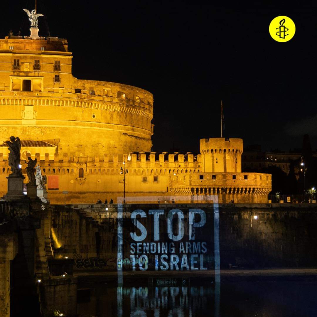 In tutto il mondo, si alza una sola grande richiesta: basta inviare armi. Anche a Roma, a Castel Sant'Angelo, chiediamo un #Cessateilfuoco, ora.