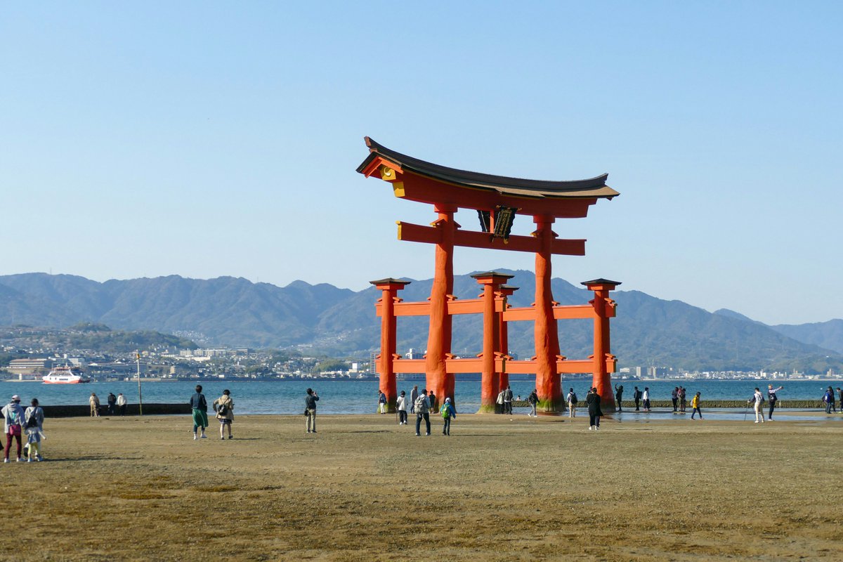 GoWithGuide's tweet image. Where in the world is #gowithguide this #traveltuesday? We’re in #hiroshima, taking in this #historic city with expert tour guide Kazumi M. She shared her love of the city with traveler Katie D. and her family. 
Tour Guide: Kazumi M., check her out here! gowithguide.com/supplier/11324