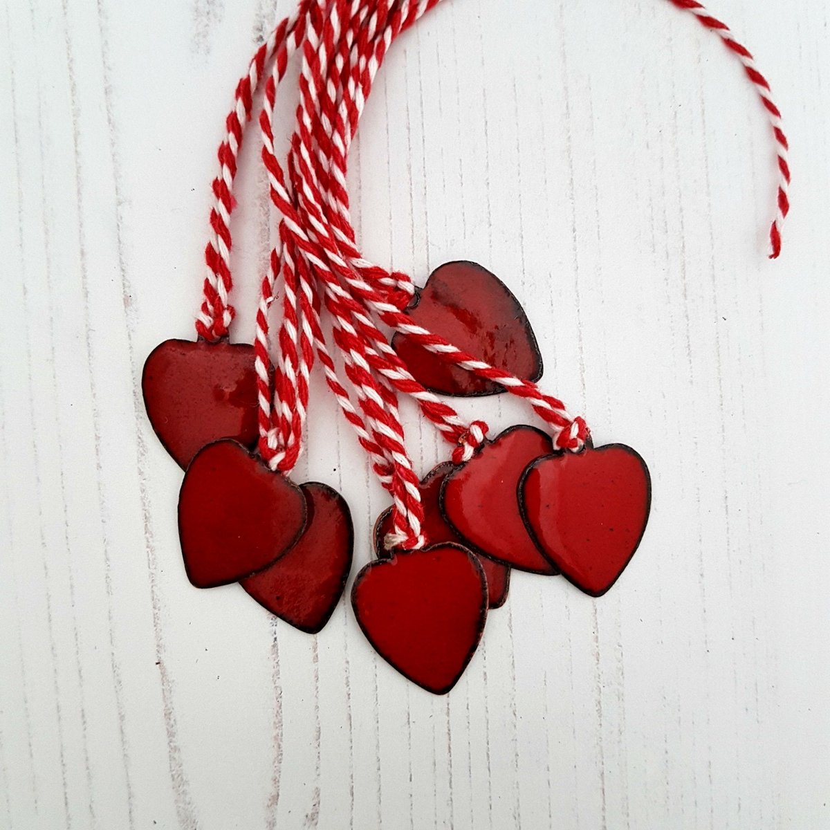 Enamel Heart Gift Tags tuppu.net/566c5ab5 #inbizhour #shopsmall #MHHSBD #giftideas #bizbubble #UKHashtags ##UKGiftHour #HandmadeHour