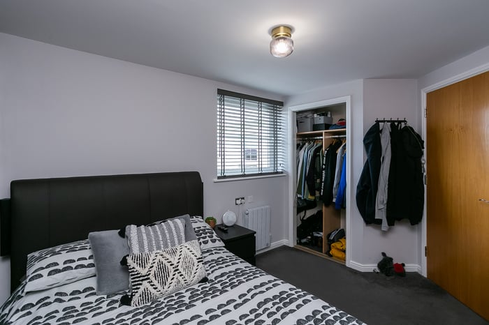Discover this beautifully presented 2-bed flat in Dunfermline! With stylish decor, a bright living room, and modern kitchen, it's the perfect place to call home. Plus, enjoy easy access to amenities and commuter links. Don't miss out! 🏡✨ #mov8

mov8realestate.com/property/bitte…