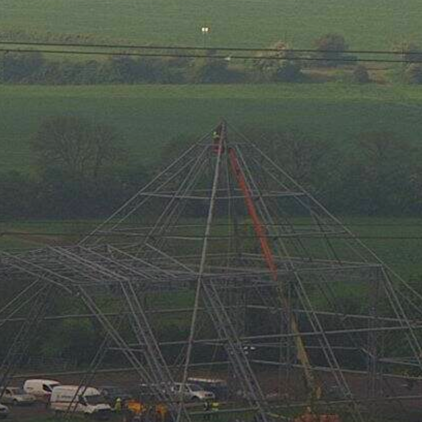 GlastoFestFeed's tweet image. Ahoy there, matey! 👋 

Prepare to hoist the colours... 😃🏴‍☠️✨ 

#Glastonbury2024 #BuildProgress