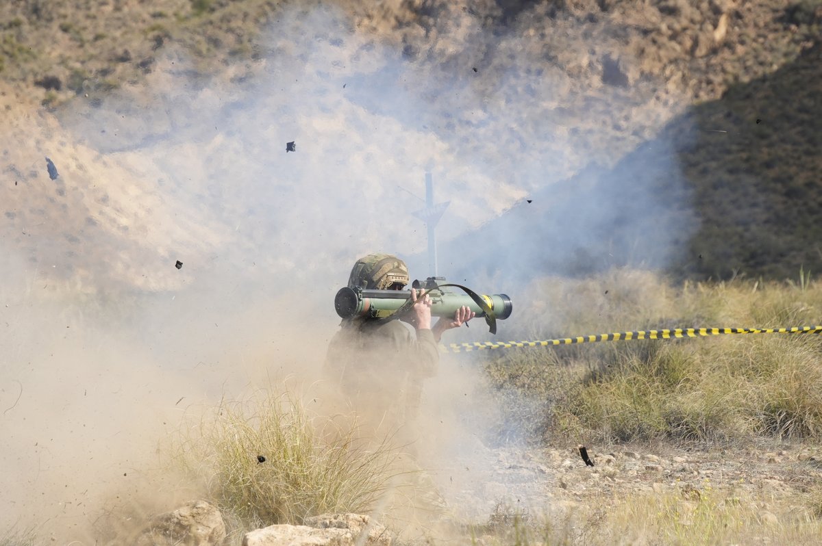 EMADmde's tweet image. Los militares ucraniano continúan su intensa preparación con fuego real. Son instruidos por miembros de nuestras Fuerzas Armadas dentro de la Misión de la Unión Europea de Apoyo a Ucrania  #EUMAM_UA_TTCC #MOPS @EjercitoTierra #LaLegión