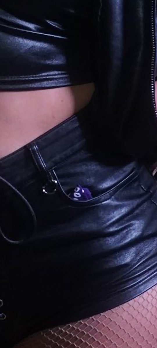 Umm, hi Liv Morgan...

Why do you have Dominik Mysterio' bandana in your pocket 👀

#WWERaw