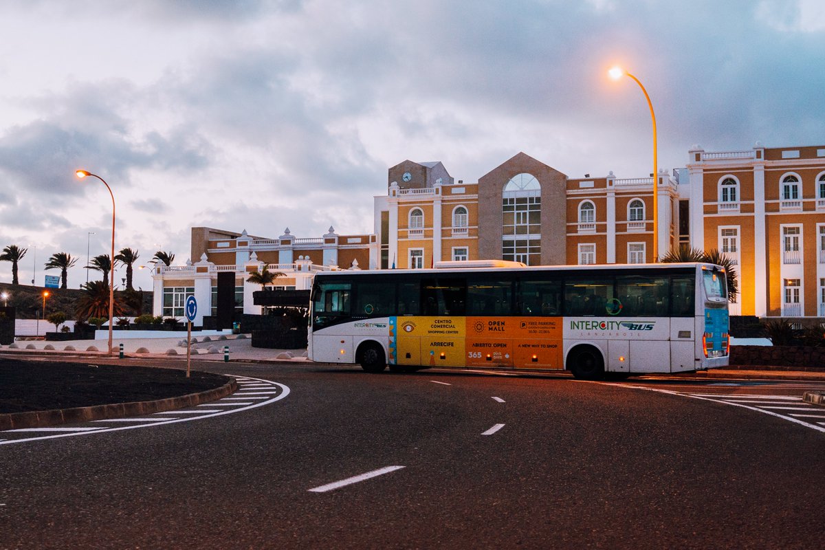 🚌⏭️¡Muévete en guagua!

#Yovoyenguagua #Guagüismo #DescubreLanzarote #MuéveteenGuagua #Lanzarote #LanzaroteenGuagua #PracticaGuagüismo #Guagua #IslasCanarias #CanaryIslands #TurismoLanzarote #Transporte #TransporteSeguro #TransporteSostenible #TurismoResponsable