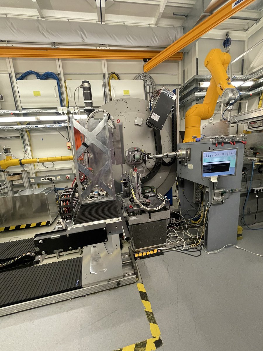 Just finished our first beamtime at <a href="/desynews/">DESY (English)</a> s <a href="/p021_desy/">P02.1 DESY</a> beamline 🩻👀

Now - a long train ride home and loads of awesome data to explore 🕵️‍♂️🔬🚄

<a href="/MMSmedskjaer/">Morten Smedskjaer</a> <a href="/aalborg_uni/">Aalborg Universitet</a> <a href="/DanScatt_DK/">DanScatt</a> <a href="/dkforsk/">Dansk Forskning</a>