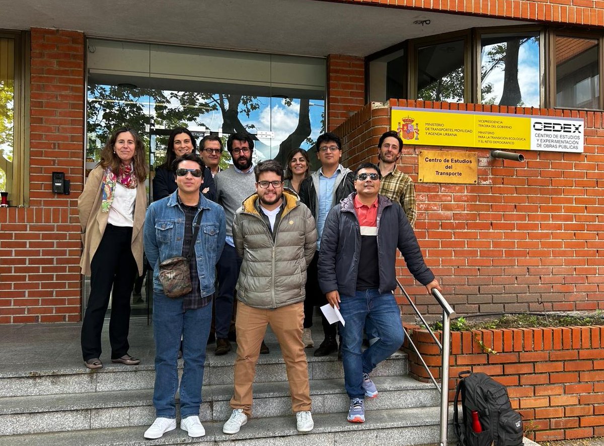 Técnicos de VIAL-CON visitan las instalaciones del #CET (CEDEX) para conocer nuevas técnicas con las que mejorar la seguridad vial, de los materiales y de las carreteras del Perú. #Asistencia y #transferencia del #conocimiento.