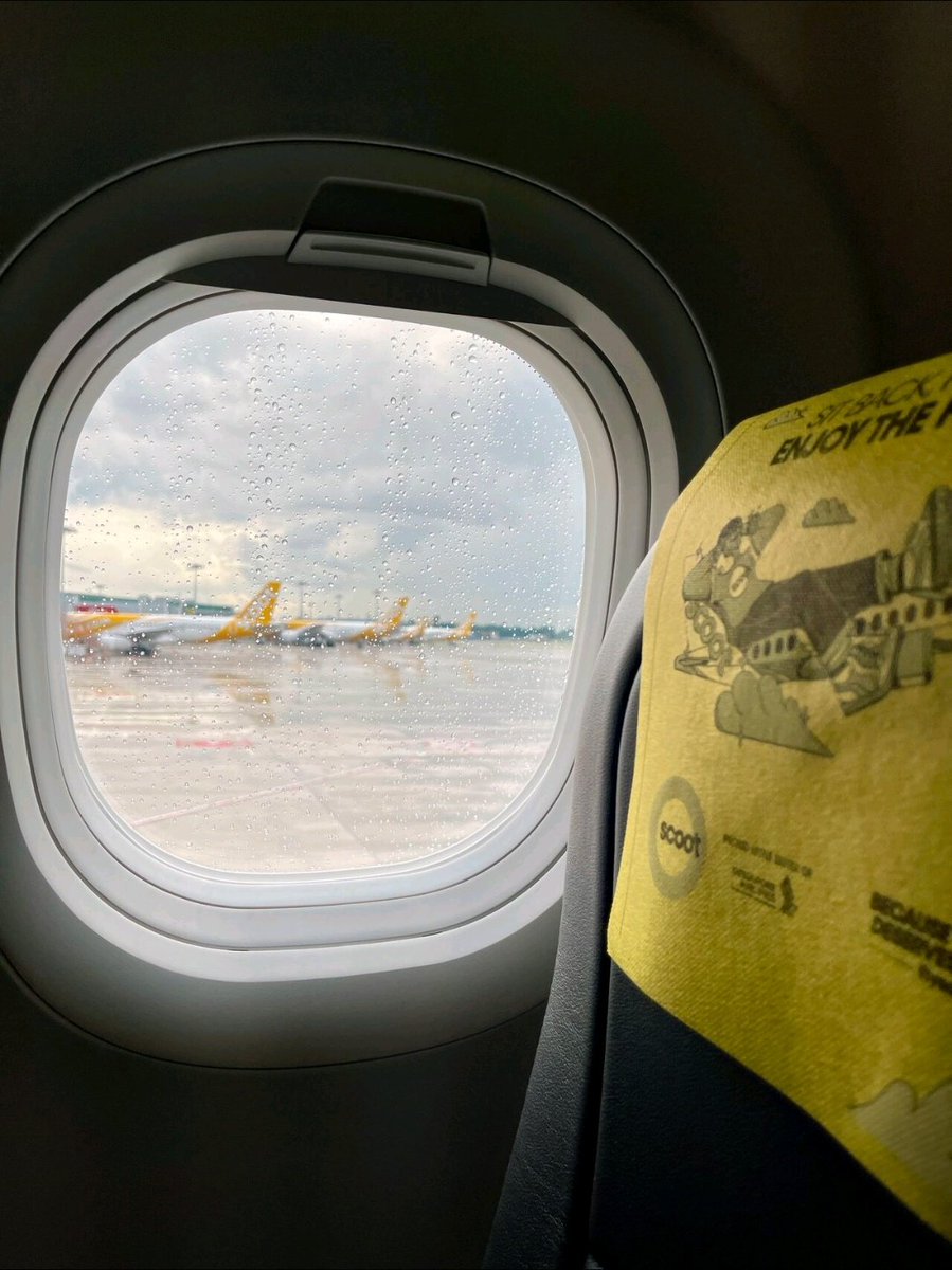 Singapore Airlines LCC wing @flyscoot begins commercial operations of @embraer E2 regional jet. Scoot CEO Leslie Thng is a familer name in the Indian aviation industry.
📷 Mallika Ramakrishna