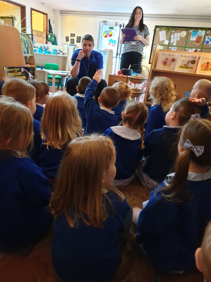 This morning PCSO 5299 Pete Nichol has been into Silloth primary to talk to the Nursery class about the role of the police!! There was some excellent questions asked followed by seeing the police car