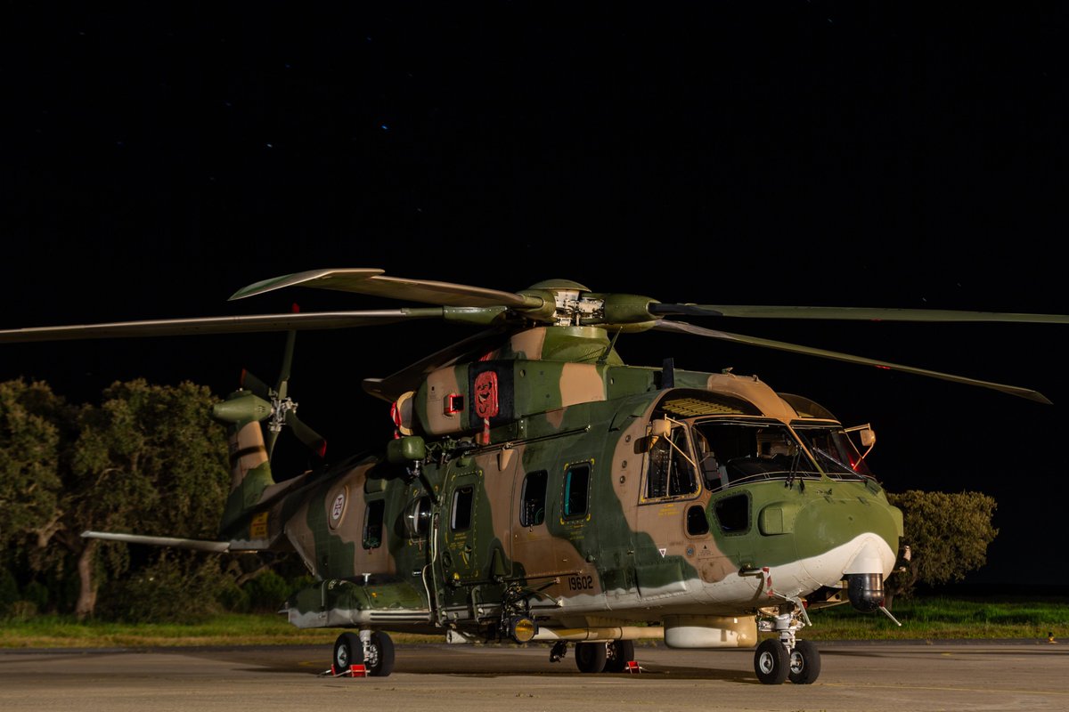 A Força Aérea transportou, hoje de madrugada, um doente que necessitava de apoio médico urgente. Para a missão, que decorreu entre a ilha de São Jorge e a Ilha Terceira, foi empenhado um helicóptero EH-101 Merlin. #ForçaAérea #AmbulanciaAérea #Saude