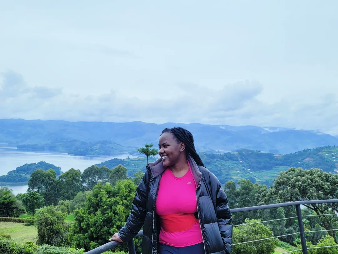 Good morning from #LakeBunyonyi 
Visit some time and see the beauty in our land. On Saturday I made some ka money from tour guiding my friends around the lake. It was so much fun 😊
#KabaleExport #AshabaMusic
