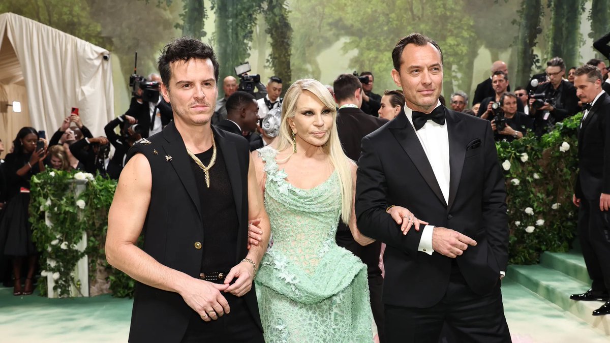 KMB363's tweet image. If Ant, Dec and Cat went to the Met Gala #metgala #antanddec @antanddec #SMTVlive
